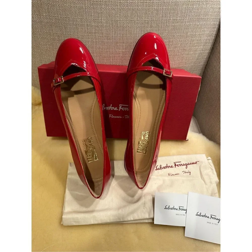 Salvatore Ferragamo Women’s Varrina flat  leather flat red ballet size 10, NIB